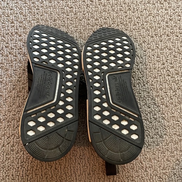 Adias NMD R1 Size 9.5 only worn once! Good condition! - Picture 3 of 4